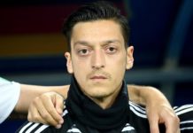 Mesut Özil’in Alman Milli Takımı Bırakma Kararı Tartışılıyor