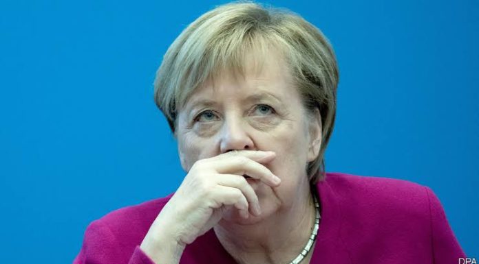 Merkel Seçim Yenilgisinin Ardından Parti Liderliğini Bırakıyor