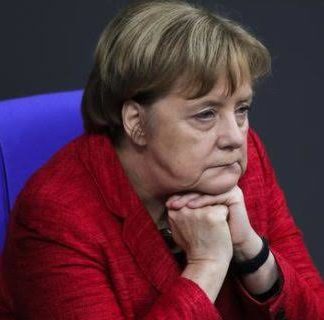 Emperyalizm Merkel’i de tüketti