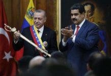 ERDOĞAN’IN PROPAGANDA GEZİSİ: ERDOĞAN VENEZUELA’DA “DEVRİMCİ” OLDU. MADURA MALAMAT ETTİ