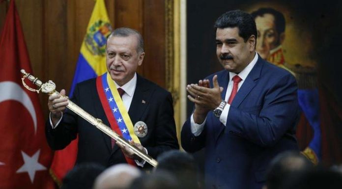 ERDOĞAN’IN PROPAGANDA GEZİSİ: ERDOĞAN VENEZUELA’DA “DEVRİMCİ” OLDU. MADURA MALAMAT ETTİ