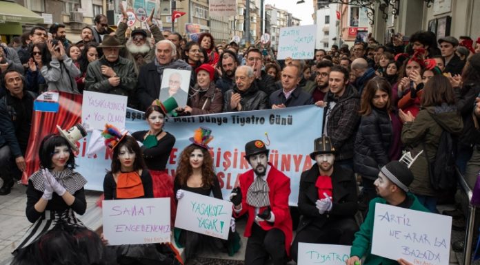 Dünya Tiyatro Günü’nde Tiyatroculara Yasak!