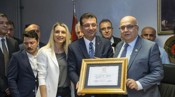 Ekrem İmamoğlu Mazbatasını Aldı