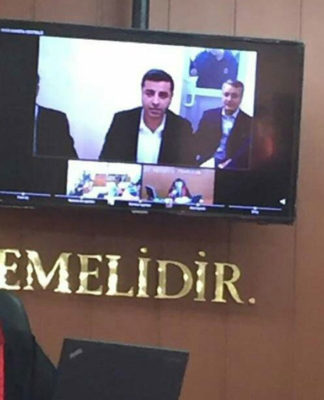 Demirtaş: “Türkiye’deki İktidar Biat Etmeyeni Düşmanlaştırarak Toplumsal Bir Parçalanmaya Yol Açıyor.”