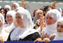 AKP Önünde Toplanan Barış İsteyen Annelere Polis Müdahalesi