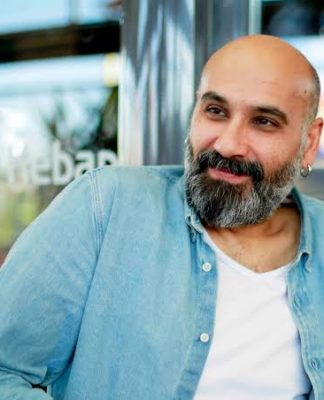 Kürtçe Müziğe Tahammül Yok: Sanatçı Dodan’ın Elindeki Mikrofon Alındı, Kafe Kapatıldı