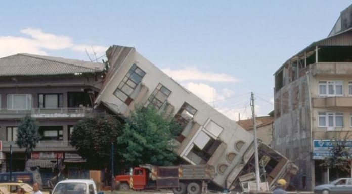 Paniğe gerek var: Ya örgütlü halk, ya ‘felaket’ – Hakkı Özdal (*)