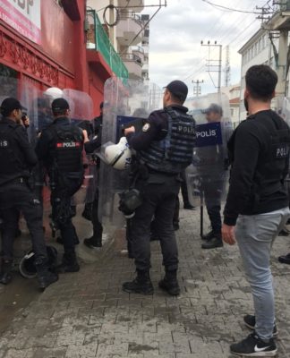 Cizre’de Kayyum Protestosuna Polis Saldırısı