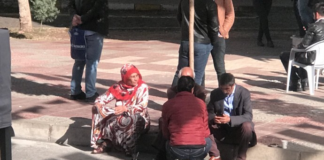 HDP Önünde Eylem Yapan Aileler Birbirine Girdi