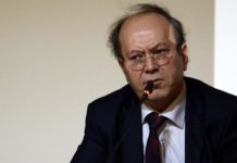Yandaş Yazar, “Bu toplumun varlık nedeni İslamdan uzaklaştık. Erkek arkadaşı olmayan kız kalmadı.”