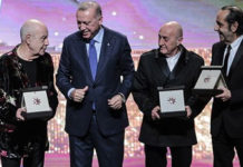 Mazhar Alanson’un Erdoğan Sevgisi: Ödülü Ömür Boyu Saklayacağım