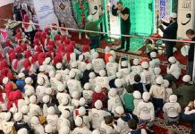 Küçücük çocuklar “Yedi Yaşındayım Namaza Başlıyorum” projesi ile camiye namaza götürüldü