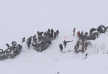 Van’da kurtarma ekiplerinin üzerine de çığ düştü: Çok sayıda ölü ve yaralı var