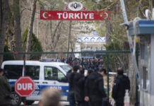 Erdoğan kapıları açtık ve kapatmayacağız derken; Yunanistan kapılar kapalı Türk makamları yalan söylüyor dedi