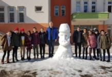 Abdülhamit sevgisi bitmiyor: Ögrencilere “kardan Abdülhamit” yaptırdılar!
