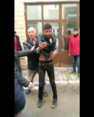 MHP’liler, ‘Yansın Suriye, yıkılsın İdlib’ diye bağırarak Suriye’li sandıkları iki Türk vatandaşını dövdüler