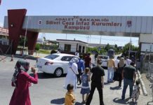 Cezaevinden tahliyeler başladı