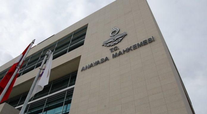 AYM karar verdi: “tırşik” demek hakaret değil ifade özgürlüğü!