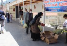 AKP’li belediye yardım standına el koydu