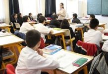 Okulların kısa süreli açılması planlanıyor