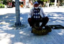 83 yaşındaki vatandaş, sokağa çıkabildiği 4 saat boyunca çalıştı