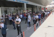 Askere gideceklerden koronavirüs testini kendilerinin yaptırması istenilince uzun kuyruklar oluştu