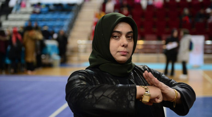 Wushu Federasyonu Başvekili’nin kızından sonra şimdi de eşi: Tek sporcu olarak turnuvalara katıldı ve şampiyon oldu!