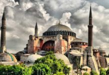 Danıştay, Ayasofya için “camiidir” kararı aldı; AKP’liler bu kararı Ayasofya önünde tekbir atarak kutladı