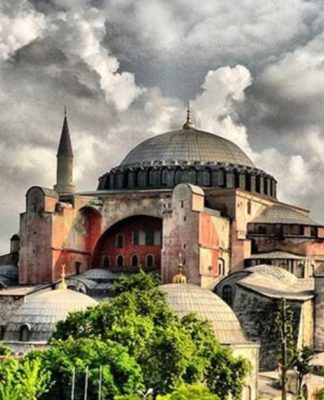 Danıştay, Ayasofya için “camiidir” kararı aldı; AKP’liler bu kararı Ayasofya önünde tekbir atarak kutladı