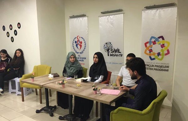 Bakanlık gençleri gericileştirmek için vakıflara milyonlar aktarmış: 818 sosyal bilimler atölyesi, 24 bin din atölyesi!