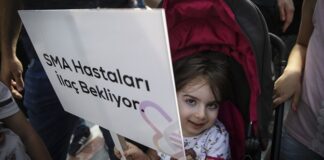 SMA hastaları, ilaçlarını almak için iki aydır bekliyor!