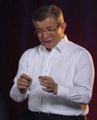 Davutoğlu: Sol bir ortamda büyüdüm, kendimi sağcı olarak görmedim hiçbir zaman