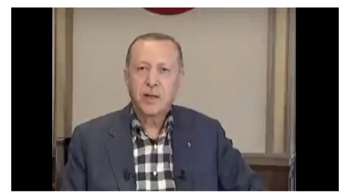 Erdoğan yine promptere takıldı: “Geri al, geri al”