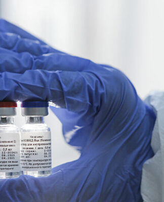 Tescillenen ilk korona aşısı Sputnik V’nin kullanımına başlanıyor