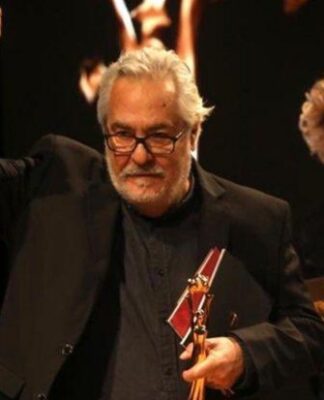 Sanatçı Rutkay Aziz’den hedef gösterilen TTB’ye destek