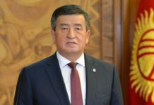 Kırgızistan Cumhurbaşkanı “kan döken devlet başkanı olarak anılmak istemiyorum.” dedi ve istifa etti!