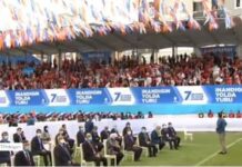 Koronavirüs vakalarında ciddi artış yaşanırken, Erdoğan’ın katıldığı kongrede sosyal mesafe kuralları hiçe sayıldı
