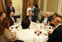 Adnan Oktar’la fotoğrafları çıkan AKP’li vekil: “Benim cemaatle, tarikatla, karıyla, kızla ne işim olur”