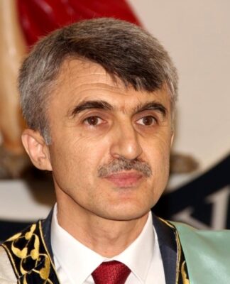 Dumlupınar Üniversitesi Rektörü: “Batılılaşma adına İslami değerlerden uzaklaştık”