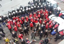 İşçiler haklarında ısrarcı: “Metal işçisine yolu aç!”