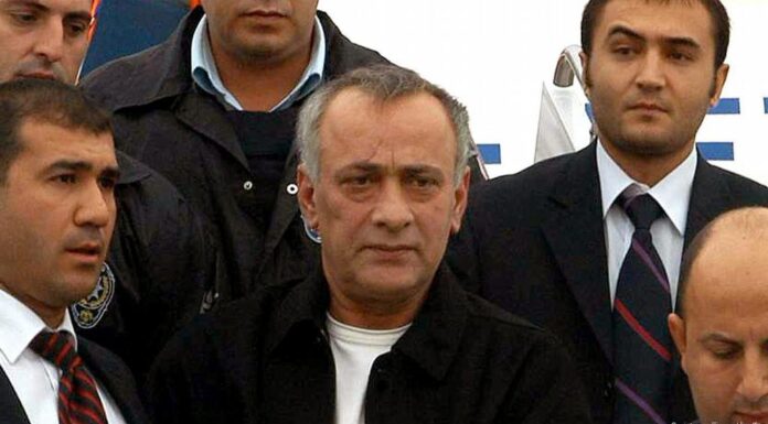 AKP’nin yargısı bu sefer de faşist çete liderini korudu: Çakıcı’ya hakaret eden vatandaş tutuklandı