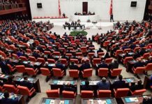 CHP’nin Meclis’e sunduğu Koronavirüs’ün “meslek hastalığı” sayılması önergesi AKP-MHP oylarıyla reddedildi