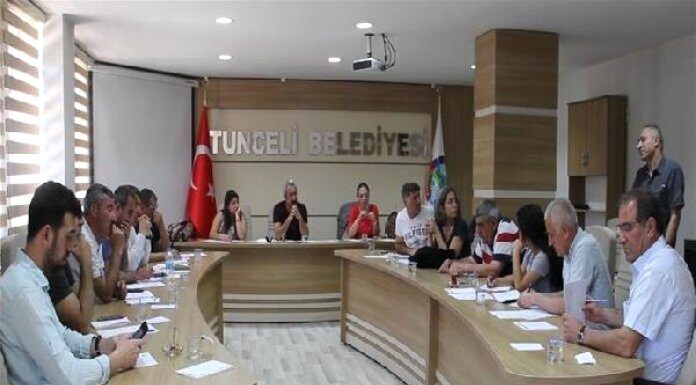 Dersim Belediyesi’nden salgın sürecinde zora düşen esnafa destek
