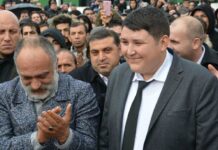 Tosuncuk AKP’li çıktı: ‘Hem Ak Partili’dir, hem de kadın, uyuşturucu ve zevk düşkünlüğü vardı’