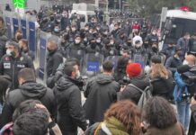 147 yazardan, Boğaziçi direnişine destek açıklaması: “Aşağıya bakmayacağız”