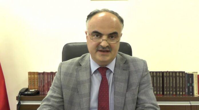 Öğrencileri tehdit eden ilahiyat dekanına soruşturma açıldı