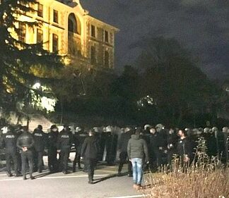 AKP’nin polisi, Boğaziçi Üniversitesi’ne girdi: 159 öğrenci gözaltına aldı!