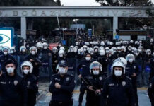 Boğaziçili öğrencilerin aileleri, polis olduğunu söyleyen kişiler tarafından aranarak taciz ediliyor