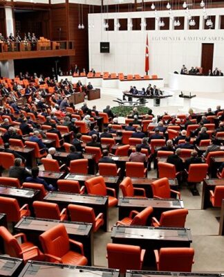 “Vatandaş aşı sırası beklerken milletvekillerine torpil yapılıyor”