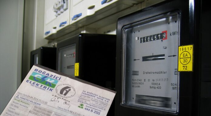 AKP’liler lüks içinde yaşayadursun, halk yoksulluktan kıvranıyor: 120 bin hanenin elektriği, 57 bin hanenin doğalgazı kesildi